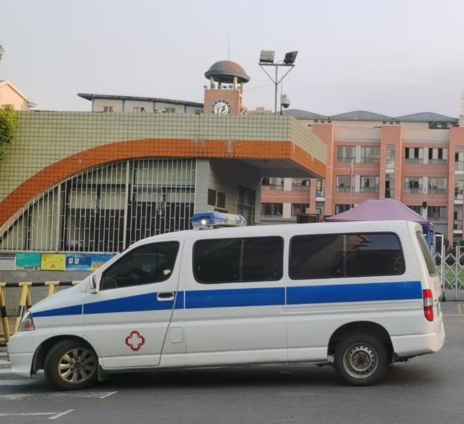 诸暨救护车出租护送骨折病人一公里多少钱